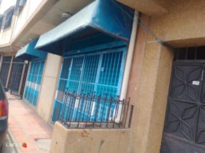 Venta de licorería un local de 166 Mts2 en higuerote